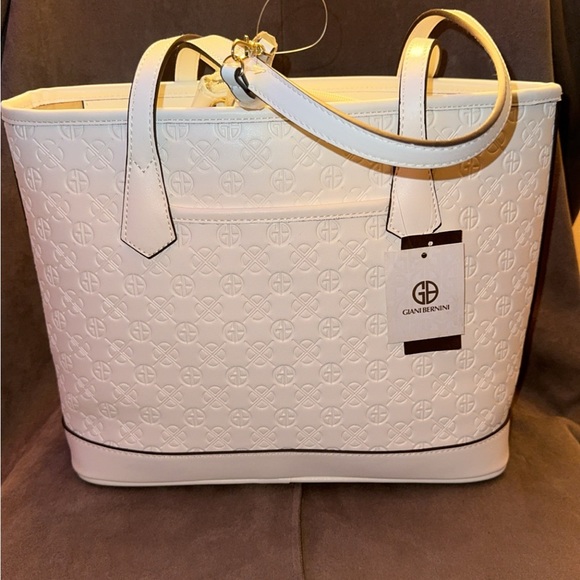 NWT Never Used Giani Bernini Debossed Signature Tote w/ Matching Wristlet - Picture 5 of 7